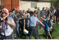 NEWS: Flüchtlinge durchbrechen die Polizeilinie bei Tovarnik