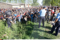 NEWS: Flüchtlinge durchbrechen die Polizeilinie bei Tovarnik