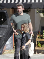 PEOPLE: Jennifer Garner und Ben Affleck holen die Girls vom Karate ab