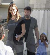 PEOPLE: Jennifer Garner und Ben Affleck holen die Girls vom Karate ab