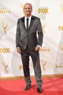 People: Emmy Awards: Stars auf dem roten Teppich