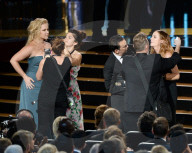 PEOPLE: Emmy Awards: Die Moderatorinnen Amy Poehler und Amy Schumer 