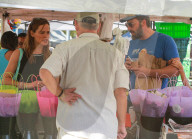 PEOPLE: Ben Affleck und Jennifer Garner mit den Kids auf dem Markt (weitere Bilder)
