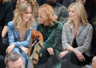 PEOPLE: Burberry Show LDFW: Die coolsten Girls sitzen in der Front Row