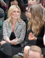 PEOPLE: Burberry Show LDFW: Die coolsten Girls sitzen in der Front Row