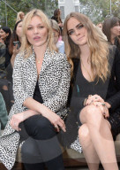 PEOPLE: Burberry Show LDFW: Die coolsten Girls sitzen in der Front Row