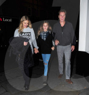 PEOPLE: Donna Air mit ihrer Tochter Kaya unterwegs in London 