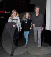 PEOPLE: Donna Air mit ihrer Tochter Kaya unterwegs in London 