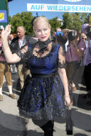 PEOPLE: Münchner Oktoberfest: Promis auf der Wiesn