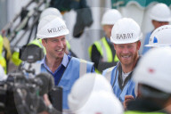 PORTRAIT: Willam und Harry besuchen ein Bauprojekt für Kriegsveteranen