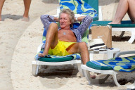 EXKLUSIV: Rod Stewart am Strand von Rio de Janeiro