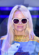 PEOPLE: Pamela Anderson trägt ein cooles Outfit am "Cool Earth Launch"
