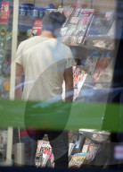 PEOPLE: Brooklyn Beckham geht mit seiner Nanny shoppen