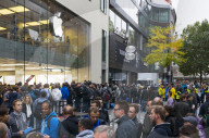 NEWS: Warten auf das neue iPhone 6s in München