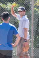 PEOPLE: Jon Hamm der Baseballspieler