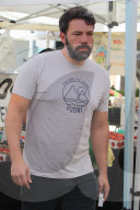 PEOPLE: Familie Garner-Affleck geht nach der Kirche auf den Markt