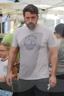 PEOPLE: Familie Garner-Affleck geht nach der Kirche auf den Markt
