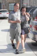 PEOPLE: Alanis Morissette und Ehemann Souleye zeigen Tattoos