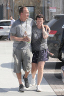 PEOPLE: Alanis Morissette und Ehemann Souleye zeigen Tattoos