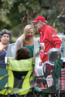 PEOPLE: Kate Hudson bei Dreharbeiten zu 'Mother's Day' in Atlanta