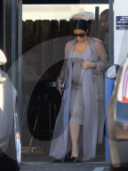 PEOPLE: Die schwangere Kim Kardashian auf 'Killer-Heels' unterwegs