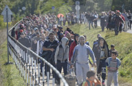 NEWS: Flüchtlingsstrom an der Ungarisch-Österreichichen Grenze