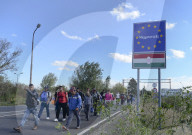 NEWS: Flüchtlingsstrom an der Ungarisch-Österreichichen Grenze