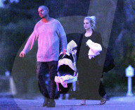 EXKLUSIV: Ashley Simpson und Evan Ross mit Baby Jagger unter