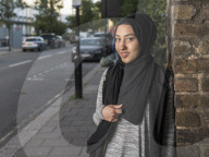 PEOPLE: Muslima Mariah Idrissi posiert für H&M