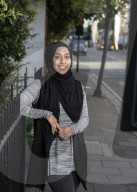 PEOPLE: Muslima Mariah Idrissi posiert für H&M