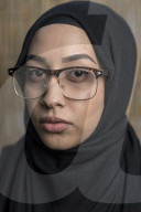 PEOPLE: Muslima Mariah Idrissi posiert für H&M