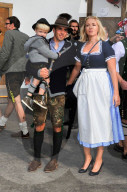 PEOPLE: FC Bayern München auf der Wiesn