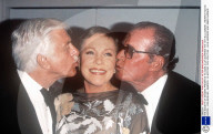 THE SOCIETY OF SINGERS PRESENTS TO DAME JULIE ANDREWS THE 10TH ELLA AWARD , BEVERLY HILTON HOLTEL , LOS ANGELES , AMERICA - 25 APR 2001