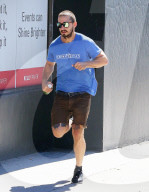 PEOPLE: Shia LaBeouf rennt ins Gym