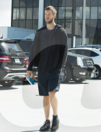 EXKLUSIV: Calvin Harris unterwegs in Santa Monica, L.A.