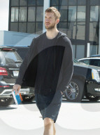 EXKLUSIV: Calvin Harris unterwegs in Santa Monica, L.A.