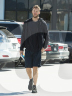 EXKLUSIV: Calvin Harris unterwegs in Santa Monica, L.A.