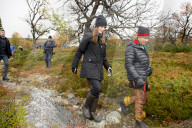 PEOPLE: Partnerlook: Carl Philip und Sofia tragen die gleiche Mütze