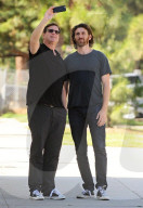 EXKLUSIV: Say CHEESE!: Bob Sarget macht mit einem Freund Selfies