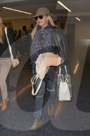 PEOPLE: Sarah Michelle Gellar am Flughafen von Los Angeles