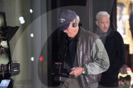 PEOPLE: Tom Hanks am Set "Sully" von Clint Eastwood