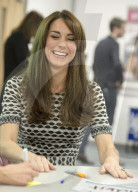 PEOPLE: Kate und William zu Besuch am Harrow College