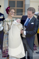 PEOPLE: Prinzentaufe in Schweden: Mama Madeleine beruhigt Baby Nicolas