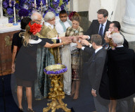 PEOPLE: Prinzentaufe in Schweden: Mama Madeleine beruhigt Baby Nicolas