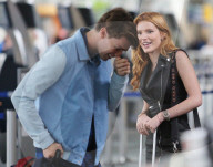 PEOPLE: Bella Thorne mit Patrick Schwarzenegger am Flughafen von Vancouver
