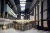 NEWS: London: 'Empty Lot' Ausstellung von Abraham Cruzvillegas in der Tate Modern