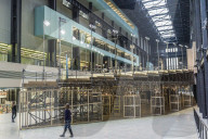 NEWS: London: 'Empty Lot' Ausstellung von Abraham Cruzvillegas in der Tate Modern
