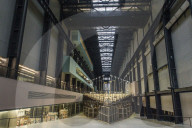 NEWS: London: 'Empty Lot' Ausstellung von Abraham Cruzvillegas in der Tate Modern