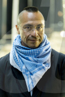 NEWS: London: 'Empty Lot' Ausstellung von Abraham Cruzvillegas in der Tate Modern