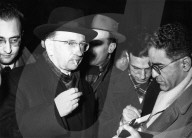 PEOPLE: Als Rauchen noch Salonfähig war - Promis posieren mit Zigarette